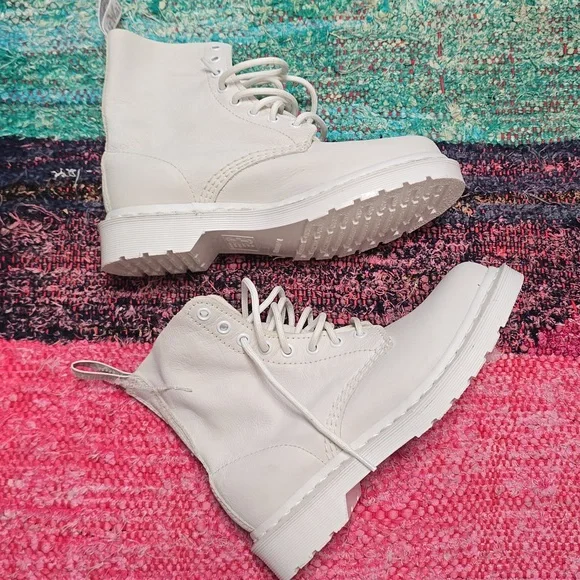 Dr Martens boots white NEW - Picture 2 of 7